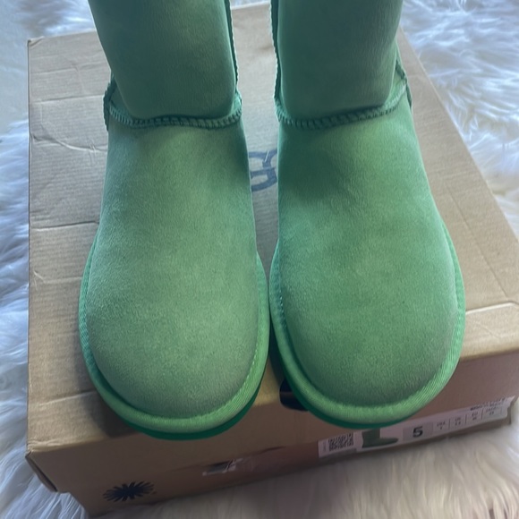 GREEN UGG boots - Picture 3 of 10
